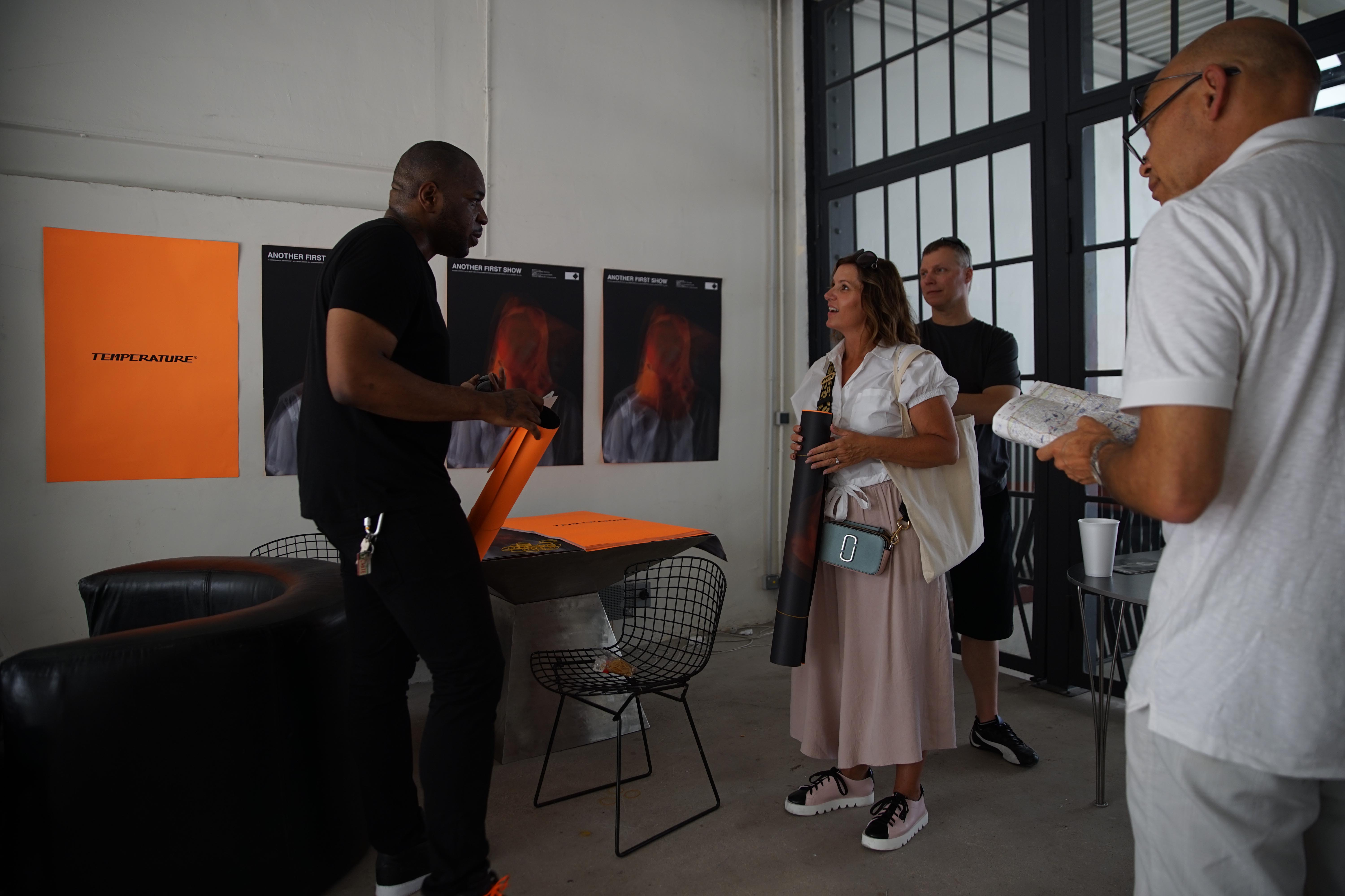 Virgil Abloh exhibit in DUMBO today. Used expert raw stock settings. :  r/GalaxyS21